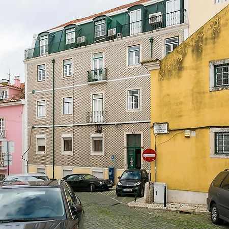 Lovelystay - Cozy 3Bdr Apartment In Estrela Лиссабон Экстерьер фото