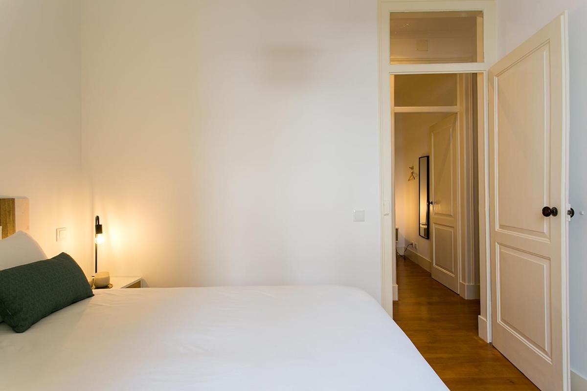 Lovelystay - Cozy 3Bdr Apartment In Estrela Лиссабон Экстерьер фото