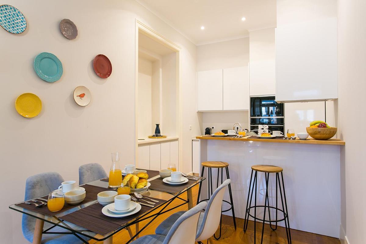 Lovelystay - Cozy 3Bdr Apartment In Estrela Лиссабон Экстерьер фото