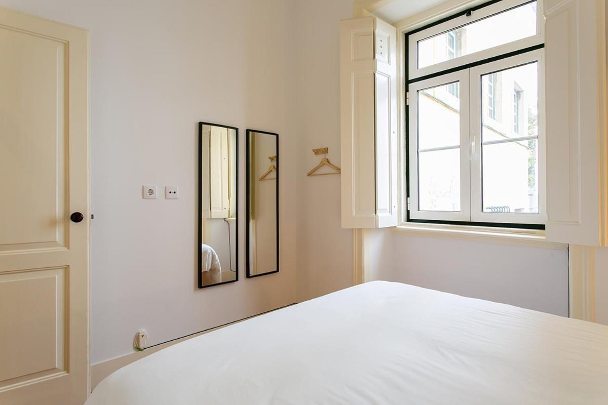 Lovelystay - Cozy 3Bdr Apartment In Estrela Лиссабон Экстерьер фото