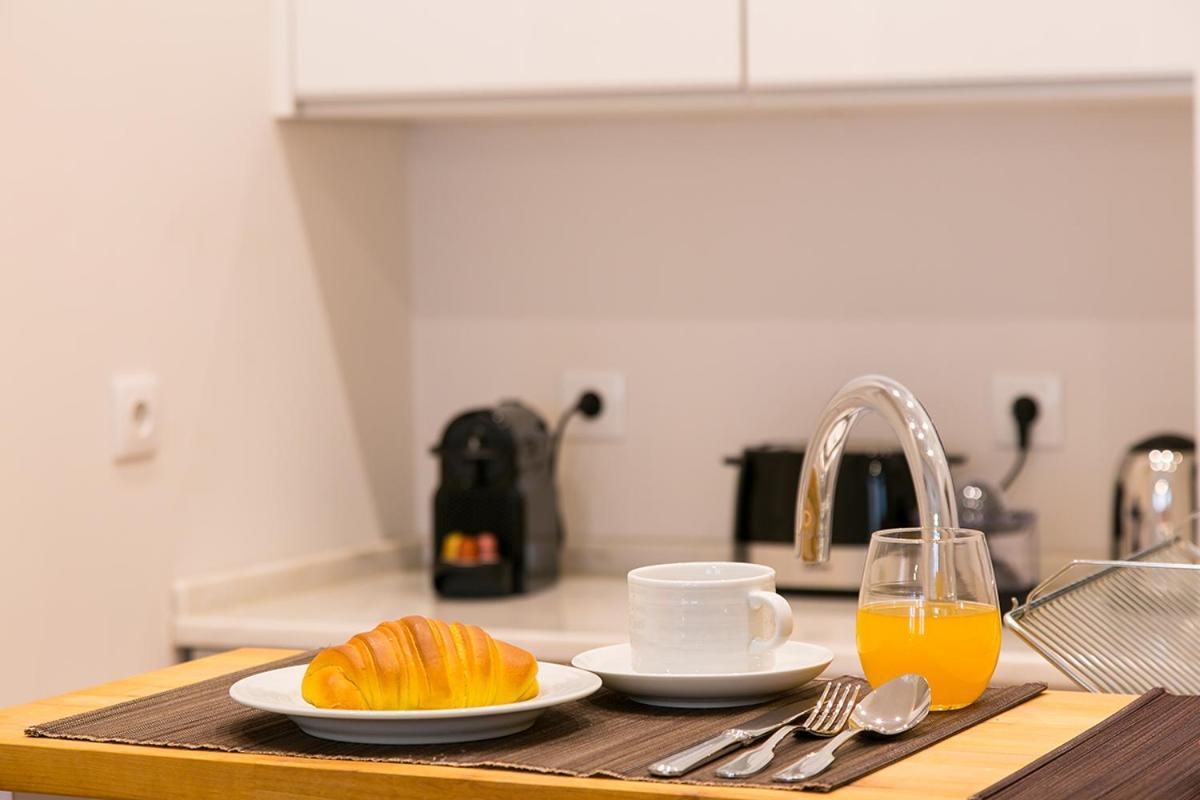Lovelystay - Cozy 3Bdr Apartment In Estrela Лиссабон Экстерьер фото