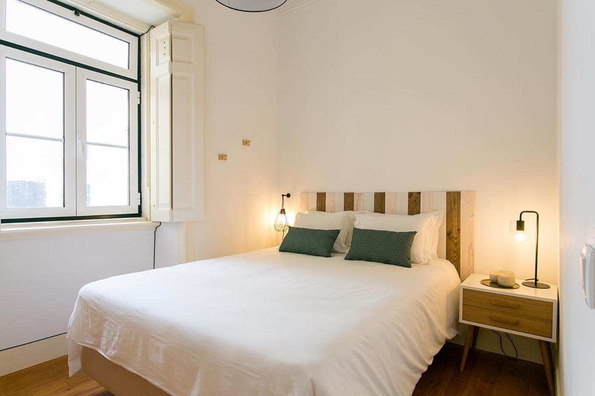 Lovelystay - Cozy 3Bdr Apartment In Estrela Лиссабон Экстерьер фото