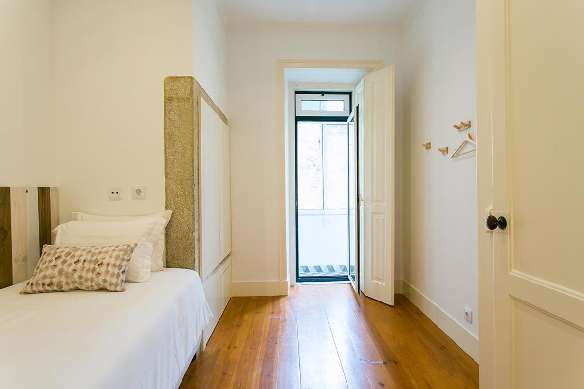 Lovelystay - Cozy 3Bdr Apartment In Estrela Лиссабон Экстерьер фото