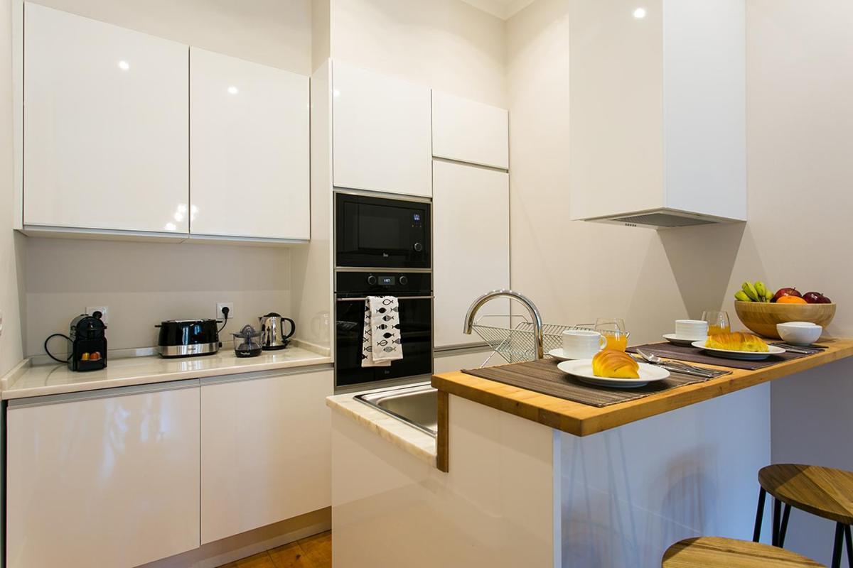 Lovelystay - Cozy 3Bdr Apartment In Estrela Лиссабон Экстерьер фото