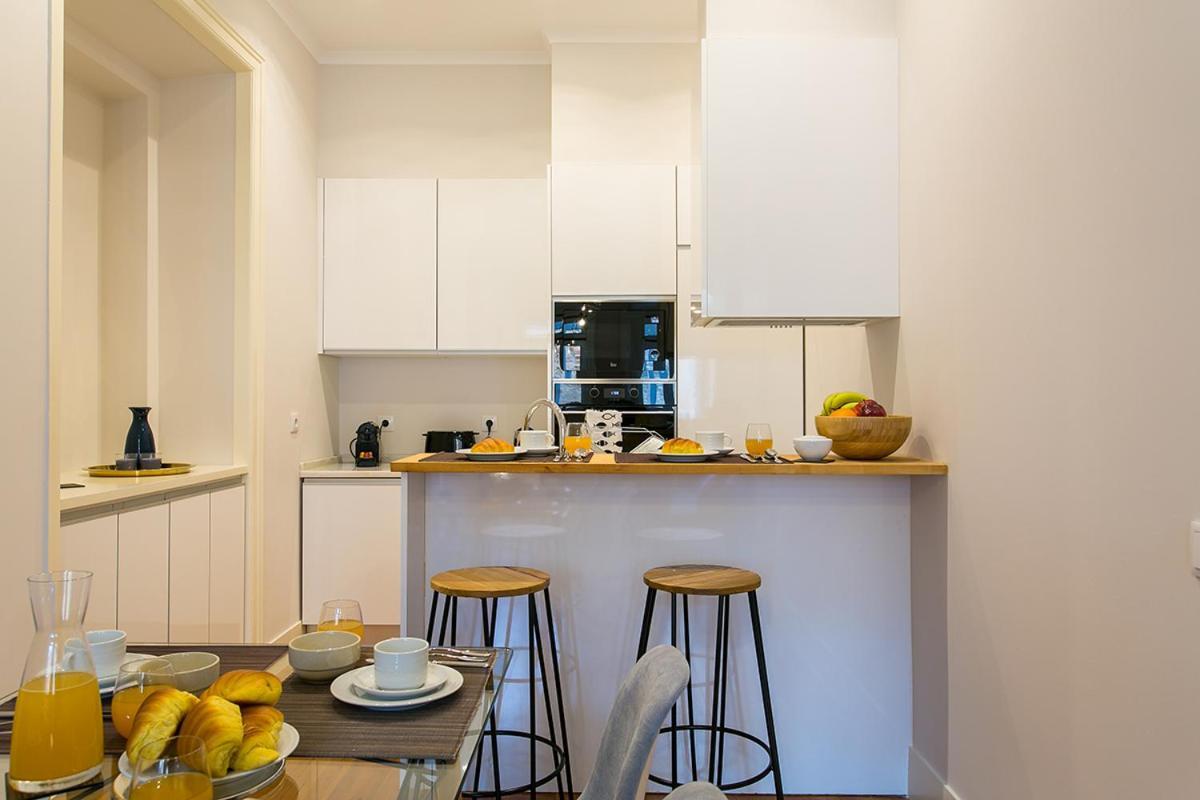 Lovelystay - Cozy 3Bdr Apartment In Estrela Лиссабон Экстерьер фото