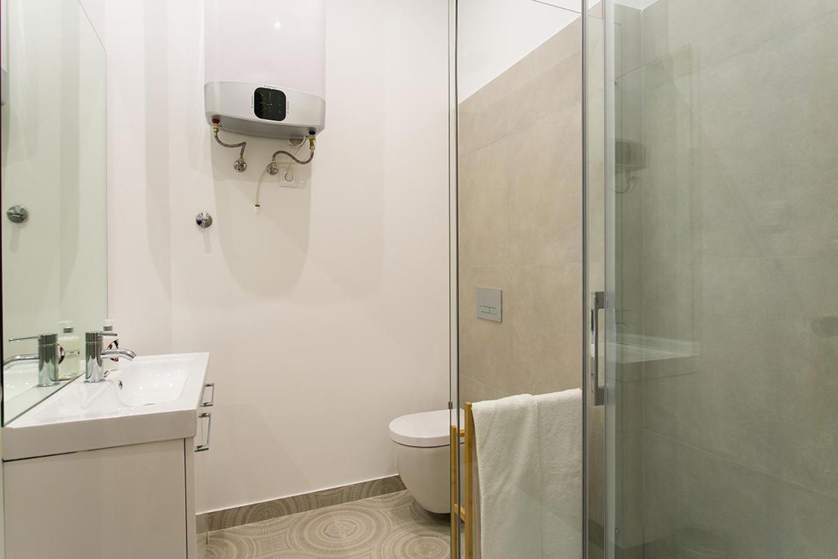 Lovelystay - Cozy 3Bdr Apartment In Estrela Лиссабон Экстерьер фото